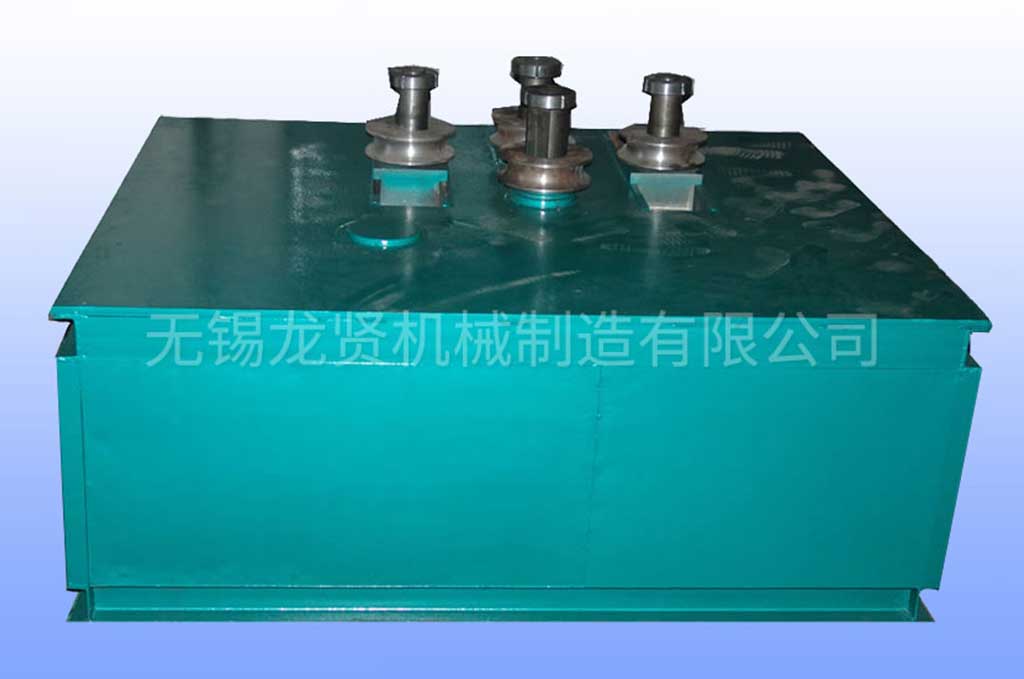 操作員在操作多功能彎管機(jī)應(yīng)注意哪些事項(xiàng)？